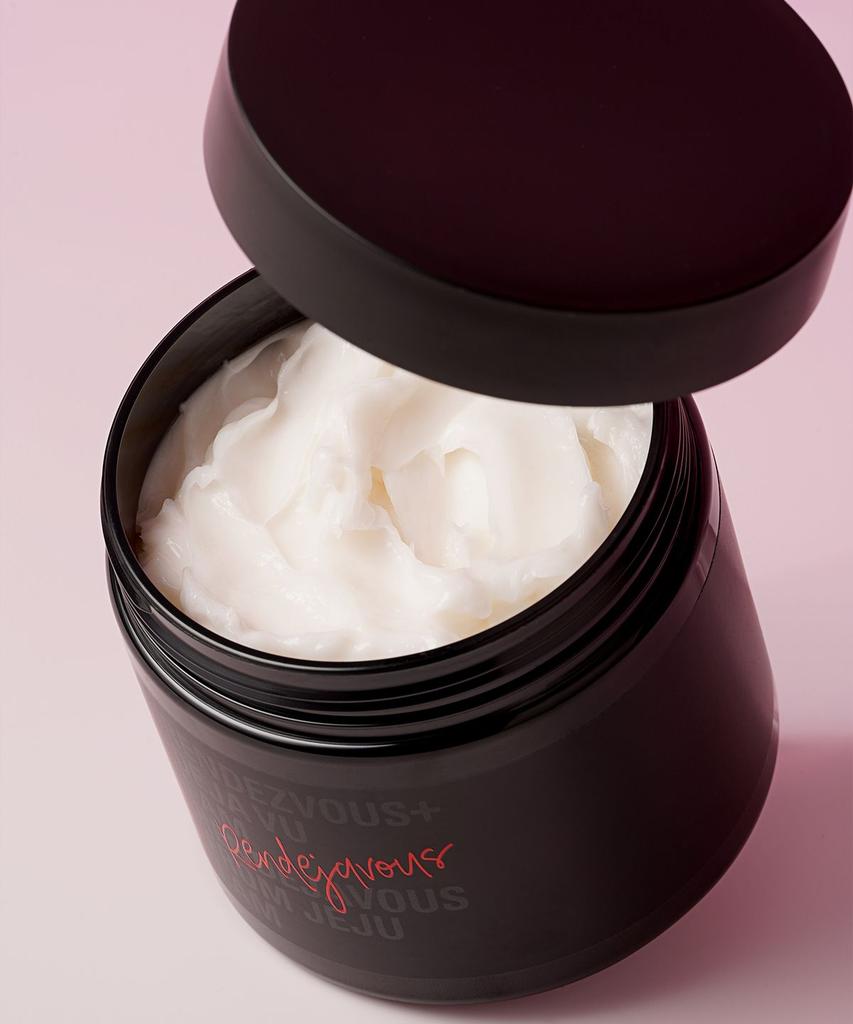 La Vie en Camellia Perfume Hair Pack 250ml