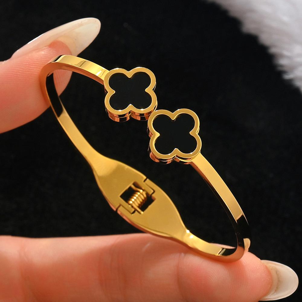 18K Gold Titanium Steel Four-Leaf Clover Waterproof Bracelet Bangle - High-End, Non-Fading Electroplated Jewelry