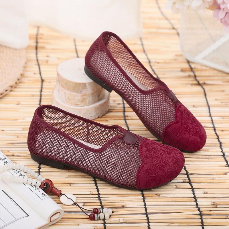 Women Mesh Breathable Shoes Ladies Embroidered One Foot Non-slip Soft Sole Comfortable Breathable Shoes Footwears