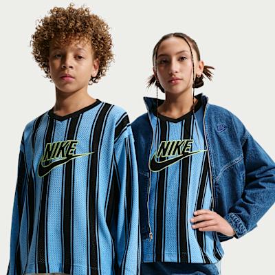 Nike Kids T Shirts V neck Moderate S