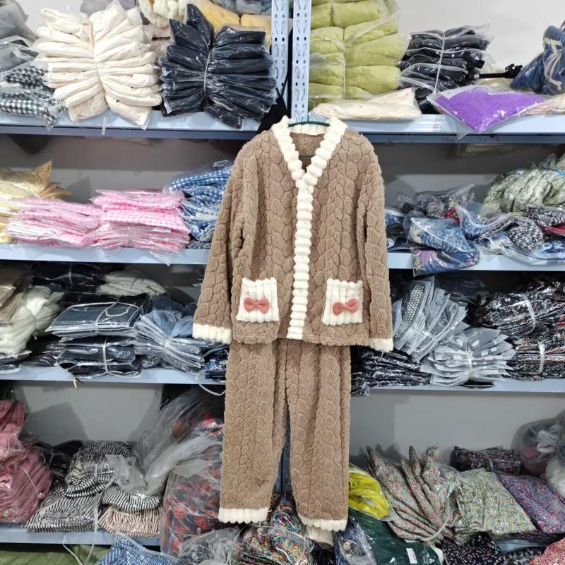 Women's Sweet Style Coral Fleece Pajamas Set with Rabbit Head Jacquard and Bowknot, Thickened for Autumn and Winter 2025.