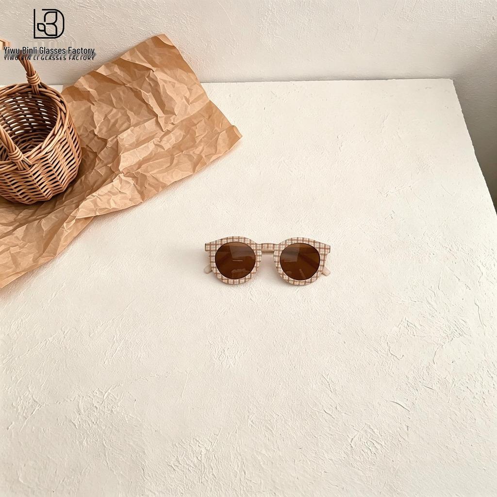 Personalized Retro Checkerboard Sunglasses for Kids - Fashionable UV Protection for Boys and Girls