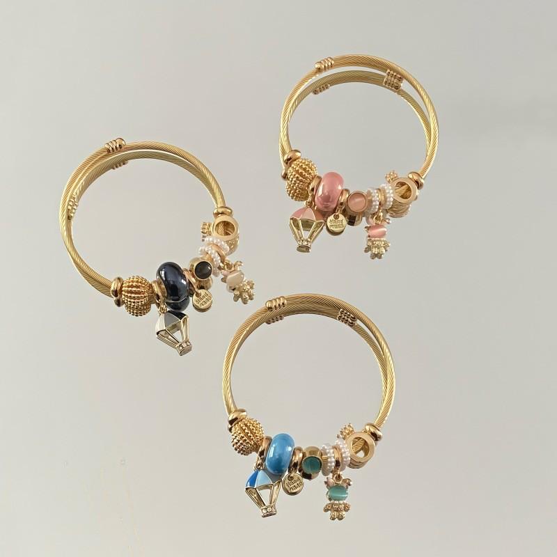 Stainless Steel Bracelet For Women With Bunny Pendant Elegant Jewelry For Gift Giving
