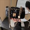 Versatile Small Flap Bag Women's 2026 New Diamond Chain Bag Small Shoulder Messenger Bag Design
