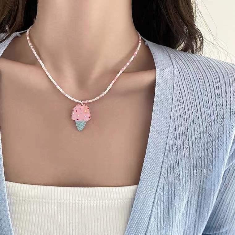 Colier cu pandantiv înghețată, dulce și elegant, cu mărgele colorate – accesoriu clavicular drăguț, durabil și versatil pentru femei.