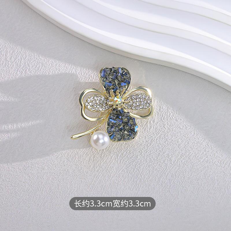 Retro Light Luxury Zircon Flash Diamond Flower Brooch Women'S High-End Niche Jacket Suit Corsage Accessories Anti-Light Pin