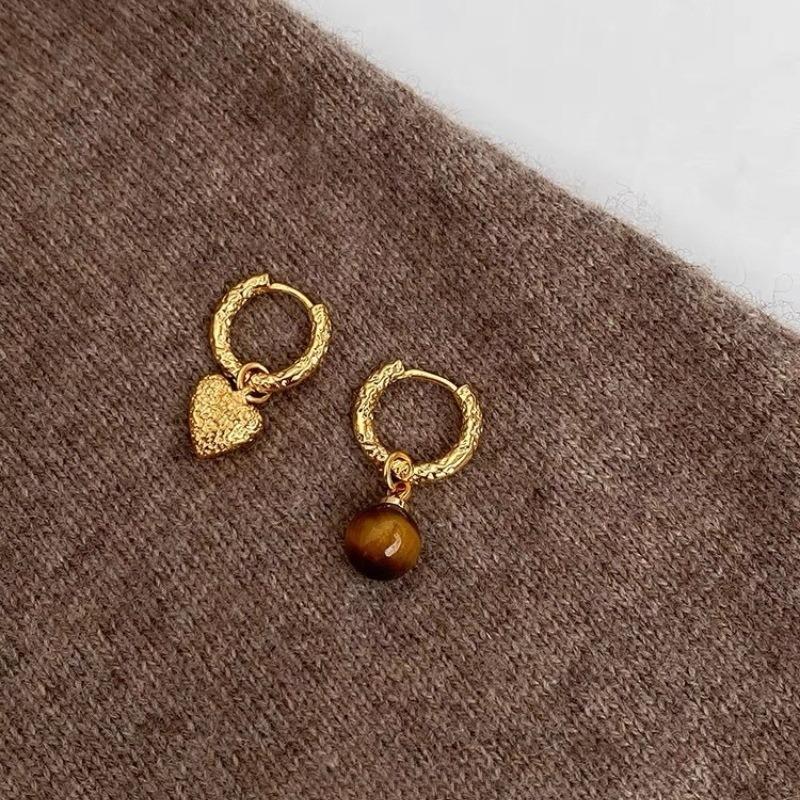 Compact and Exquisite Round Earrings for Women, Suitable for Autumn and Winter, Retro-style Earrings, New Model, High-end Style Jewelry