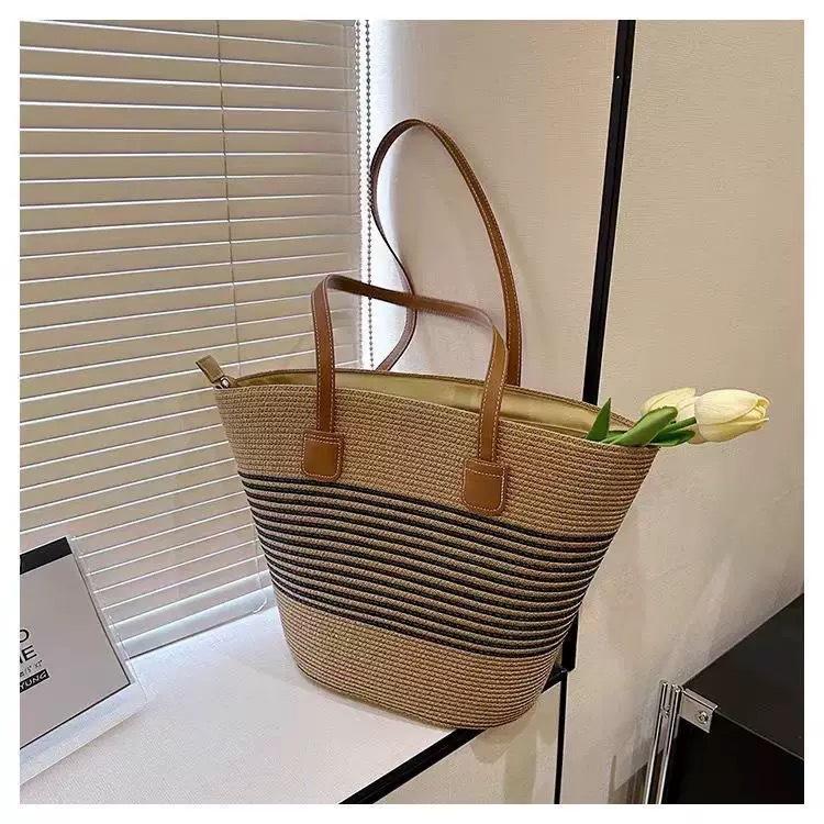 Beach Vacation Straw Bag New Shoulder Bag Summer Straw Tote Bag Large Capacity Portable Woven Bag