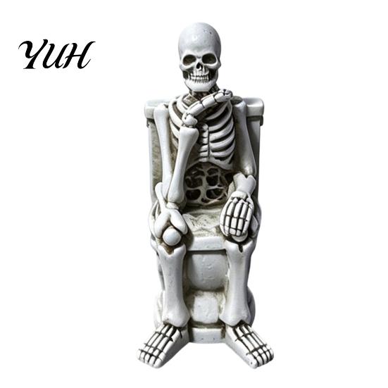 Creative Holiday Gift Skeleton On Toilet Figurine, Funny Gothic Bathroom Statue, Spooky Room Accessories Halloween Resin Ornament for Home Office