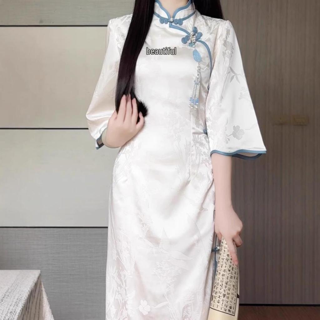 Nancheng Vintage Brocade Jacquard Cheongsam with Large Sleeves - White Moon Cold Temperament Edition