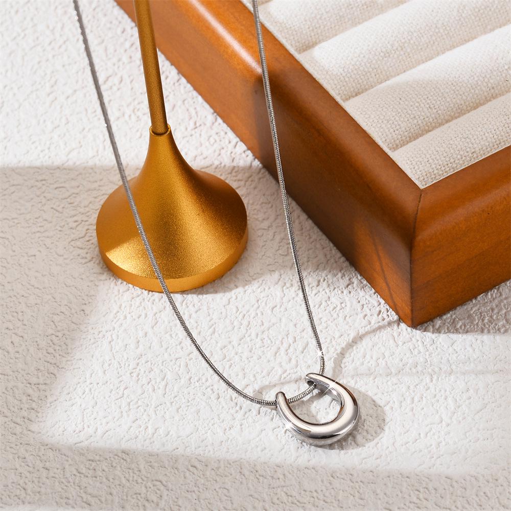 Simple Fashion Titanium Steel Women's Necklace - Non-fading, Luxurious, Versatile, Korean Style Clavicle Chain