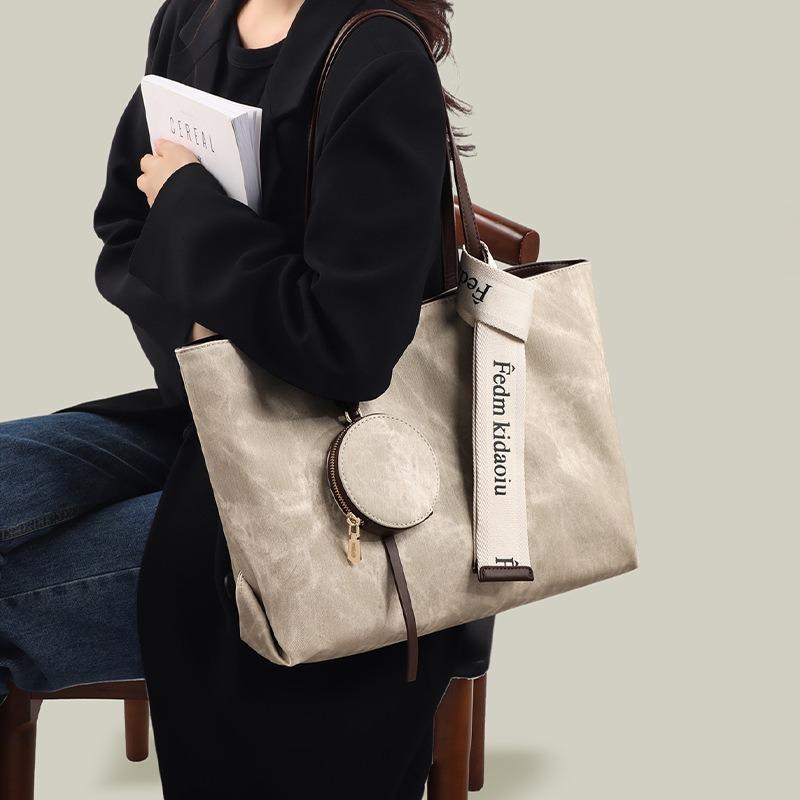 Tote Bag Women's New Women's Bag Large-capacity Shoulder Bag College Student Commuter Armpit Bag