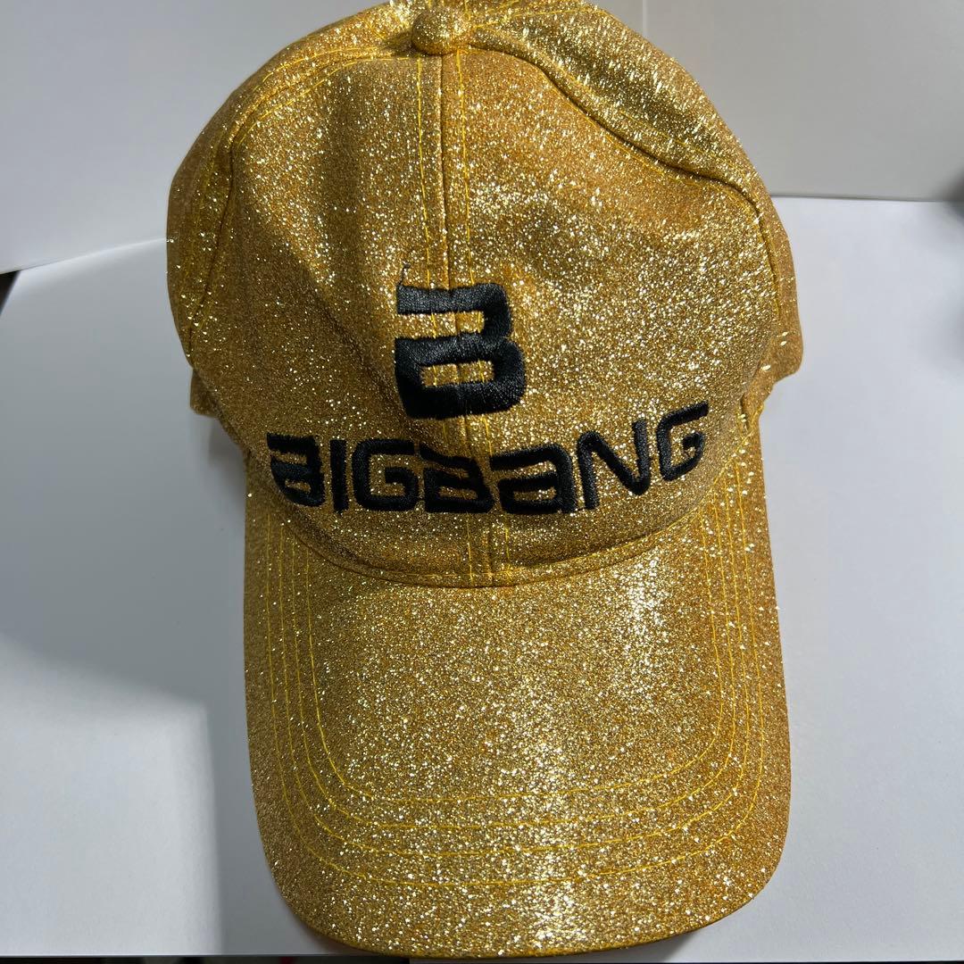 

[USED] BIGBANG Glitter Gold Cap