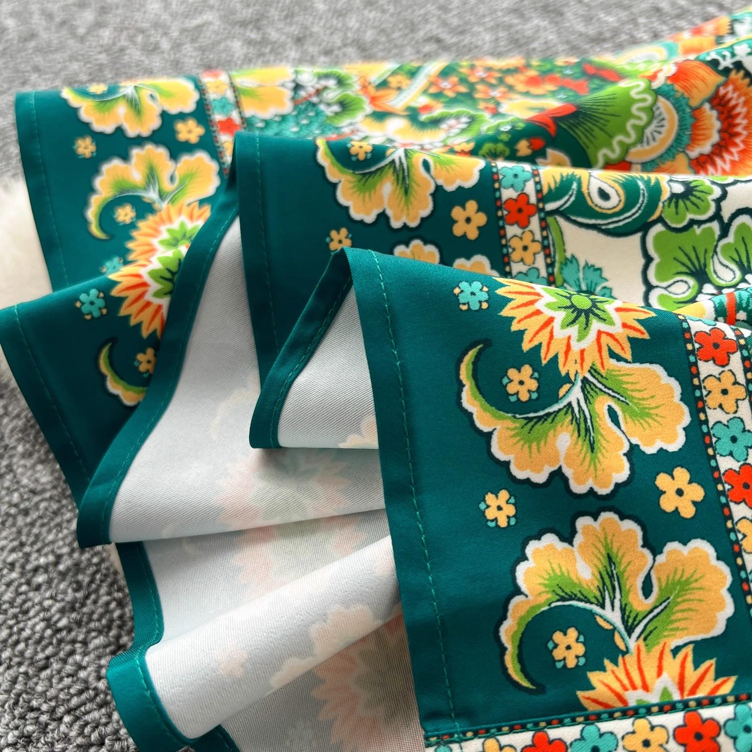 Новое винтажное осеннее зеленое платье с рубашечным воротником и цветочным принтом — фото 6