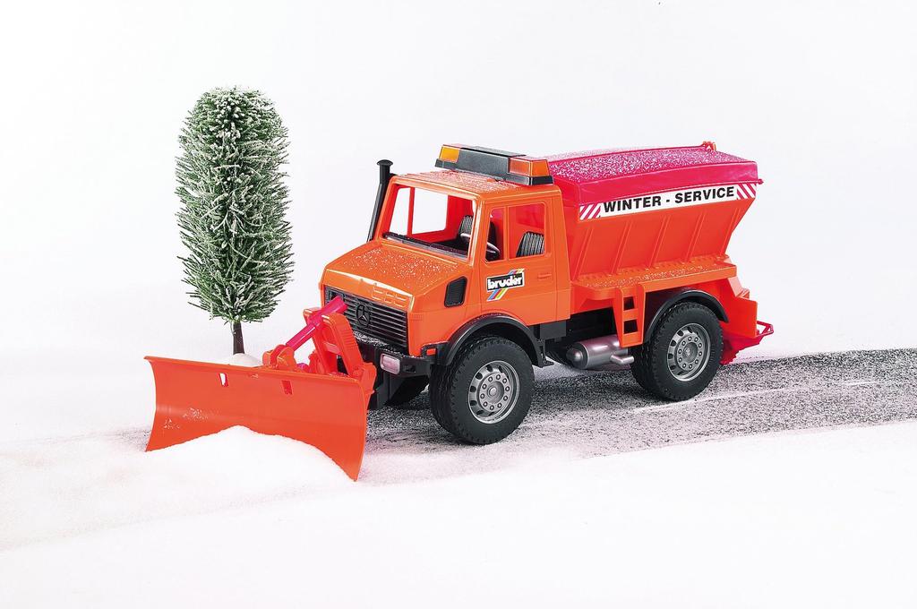 Bruder MB Unimog snowplow BR02572