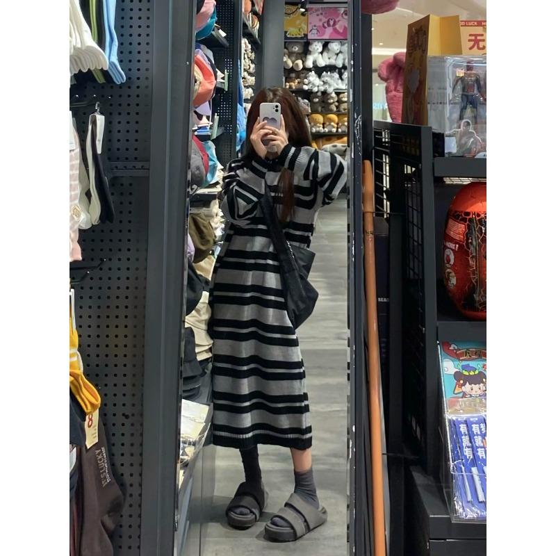 

[] Вязаное внутреннее платье осень и зима новое свободное и тонкое полосатое ленивое ветровое свитер длинное платье XL серый