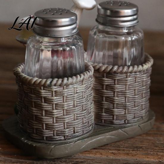 Pepper Shaker Salt And Shakers Set Decorative Resin Chef Statue Spice Bottles Organizer Glass Seasoning Holder for Kitchen Dining Centerpiece