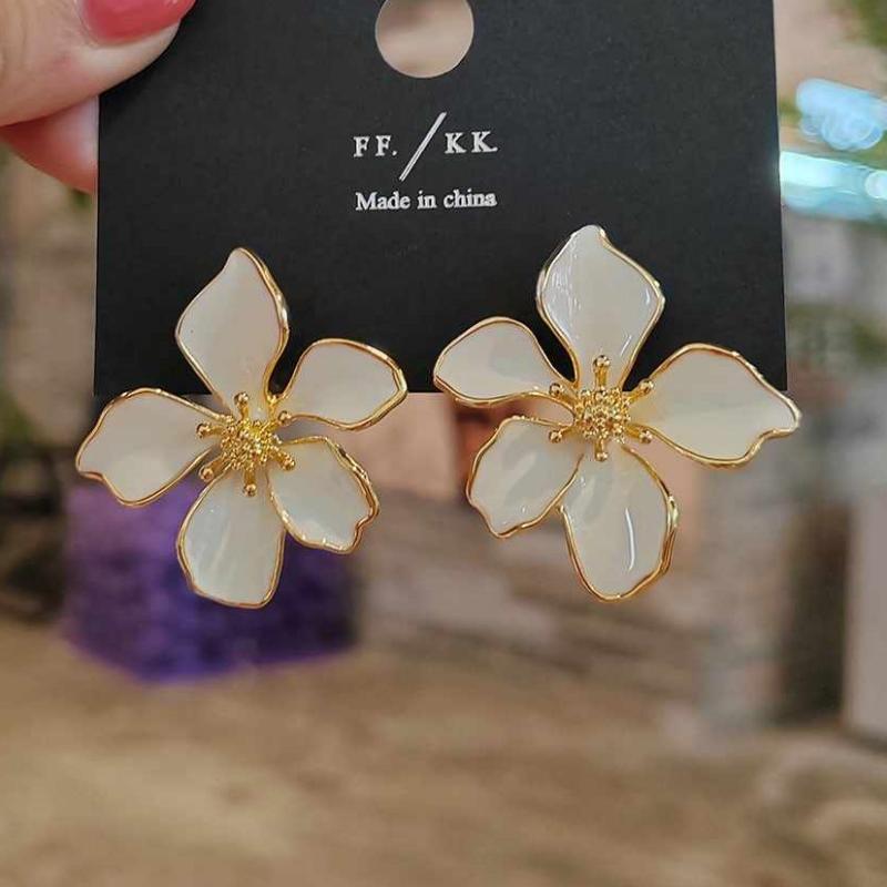 Beige Green Enamel Flower Women's Earrings Irregular Petals Plant Element Drop Earrings for Female Korean Fashion Ear Decor