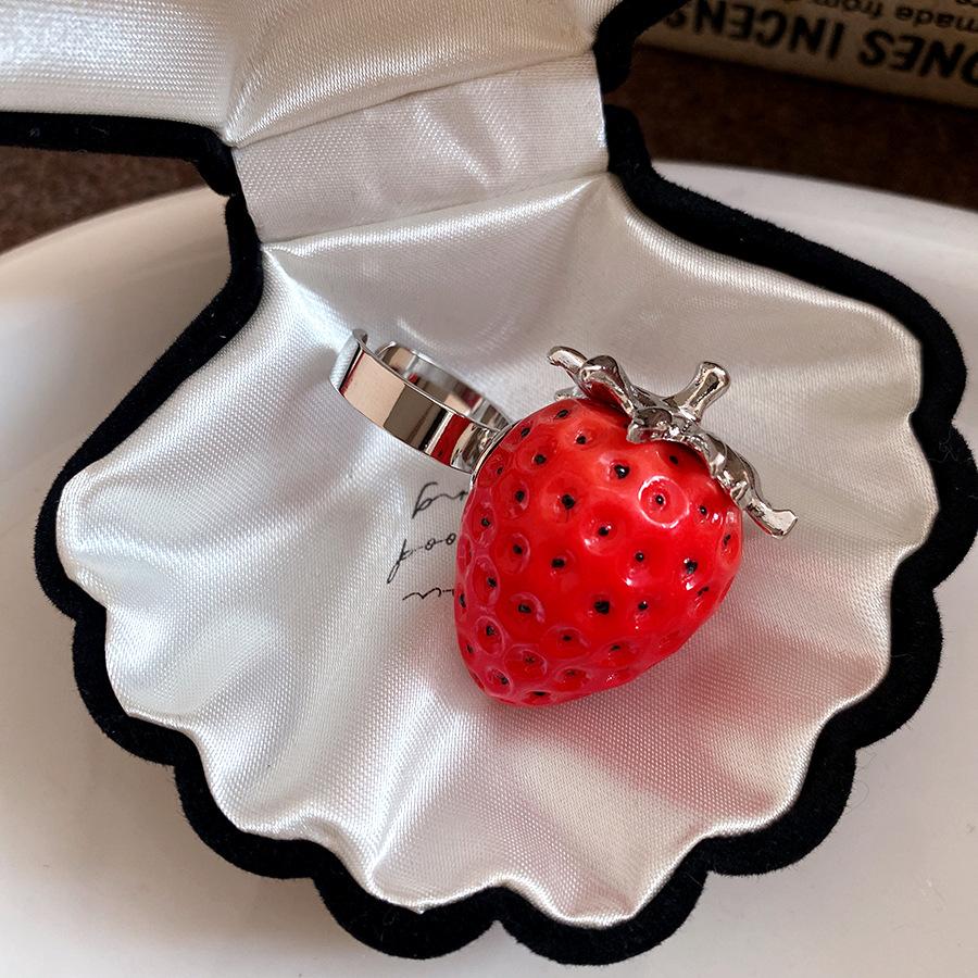 Sweet, small and fresh zircon resin earrings, necklace set, fashionable versatile stud earrings, niche high-end earrings.