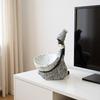 Afrikansk flicka som håller en tallrik skulptur, Dekorativ förvaringsprydnad för hem och kontor, Vintage samlarobjekt hantverk skrivbordsdekor