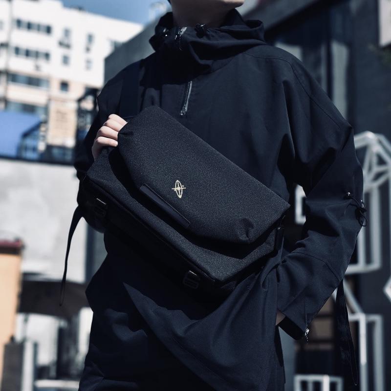 Men's Trendy Large Capacity Crossbody Bag with Magnetic Buckle