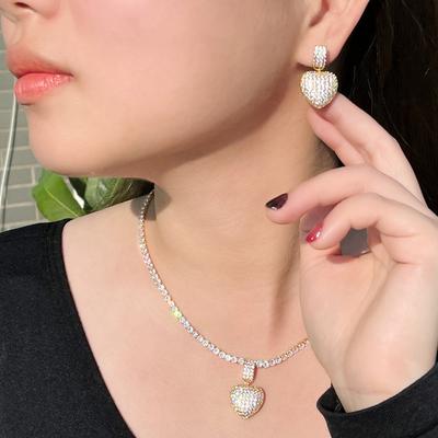 Popolari Orecchini Collana Amore Zircone Micro-Intarsiato Full Diamond Due Set Matrimonio Sposa Set Cuore di Pesca Catena