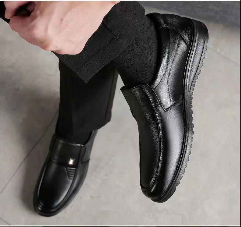 2026 Men's Casual Versatile Leather Shoes: Autumn/Winter Wear-Resistant, Non-Slip Dad Shoes