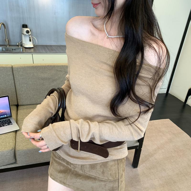 

Petite Off-Shoulder Knit Base Layer Top for Women - Autumn/Winter 2025 Korean Style. Small