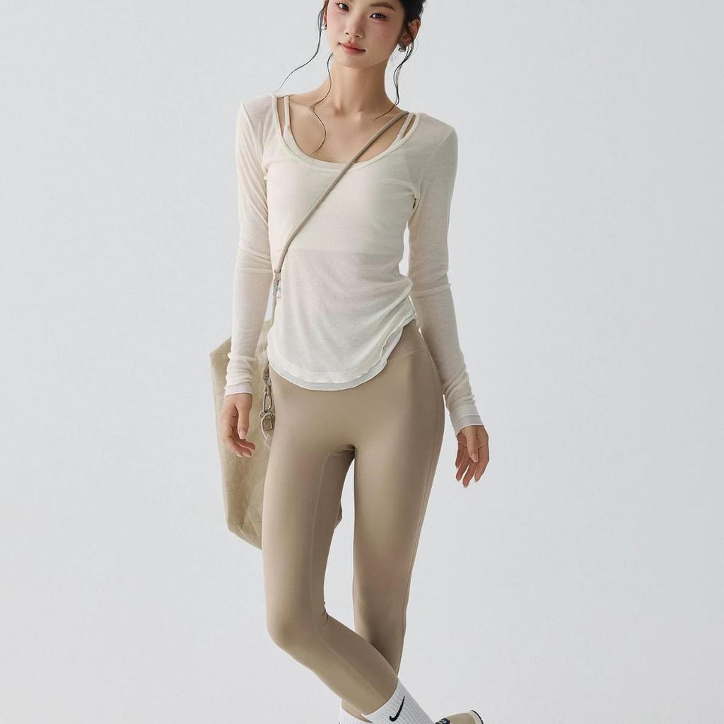 High-End Slim Fit Long Sleeve Yoga Top - Breathable Fitness Wear for Pilates
