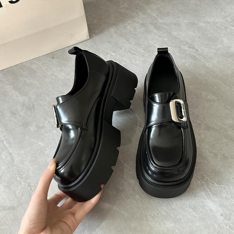 Small inner height increase thick heel loafers women's 2025 new round head platform buckle leather small leather shoes single shoes