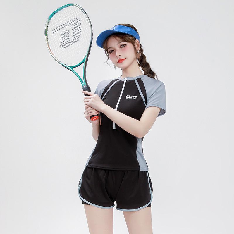 Women's Slimming Sports-Style Two-Piece Swimsuit - Belly-Covering, Conservative Design Ideal for Students and Vacations