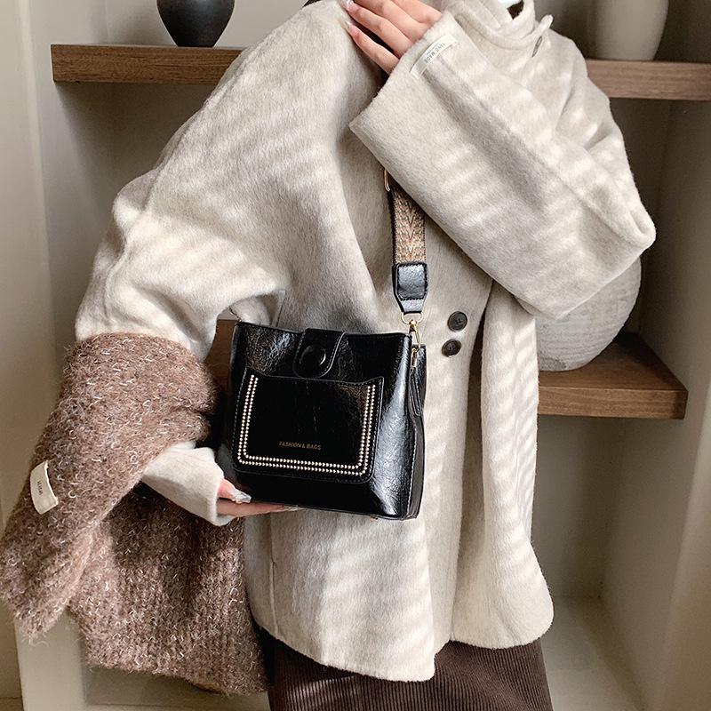 Borse a secchiello a tracolla in pelle PU semplice vintage per donna Borsa a mano di lusso firmata Borsa a spalla nera da donna