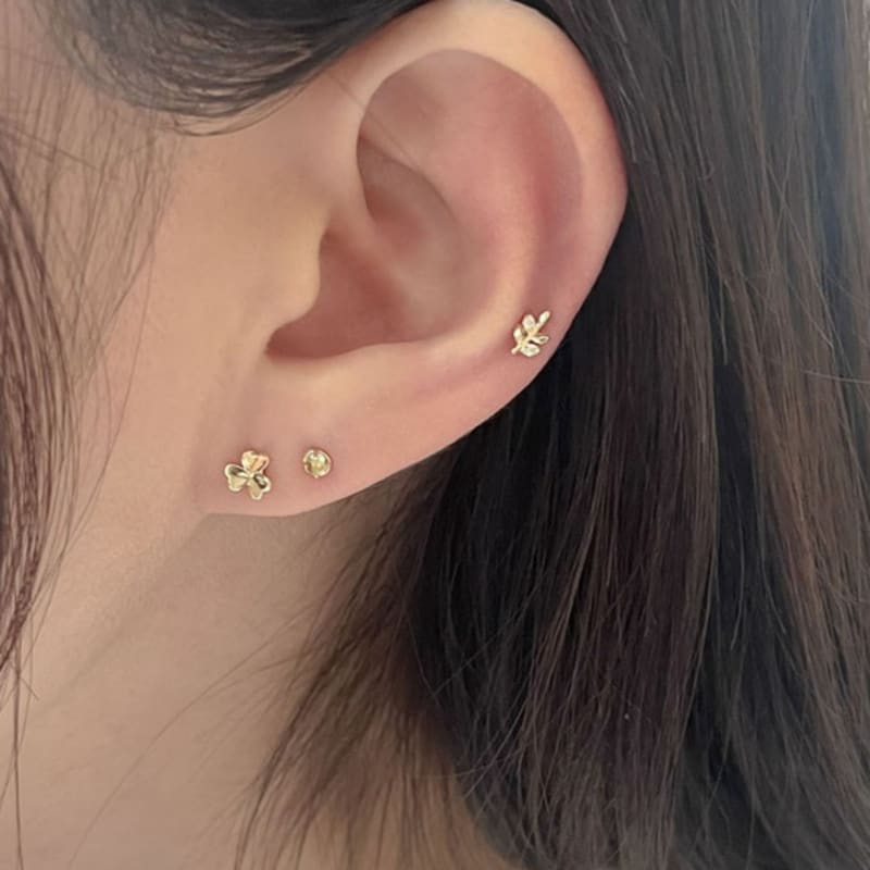 Youngglow 14k Leaf Cubic Piercing