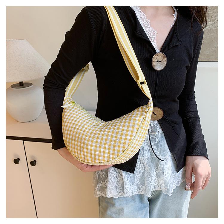 Retro plaid dumpling bag women's new versatile canvas shoulder messenger bag casual portable commuter small satchel