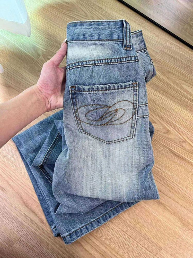 

Дизайнерские джинсы прямого кроя светло-голубого цвета с вышивкой, женские осенние, выстиранные, свободные, с высокой посадкой, зауженные, драпирующиеся брюки, джинсы для женщин, длинные джинсовые брюки 4XL