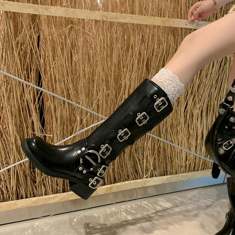 Новые коричневые сапоги на толстом каблуке — фото 7