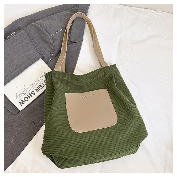 

Commuting large-capacity velvet tote bag women s bag 2025 summer new handbag student commuting shoulder bag зелений