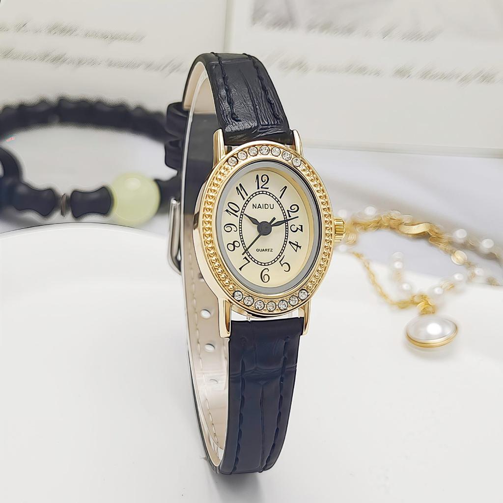 Exquisite Retro Women's Rhinestone Leather Strap Oval Quartz Watch