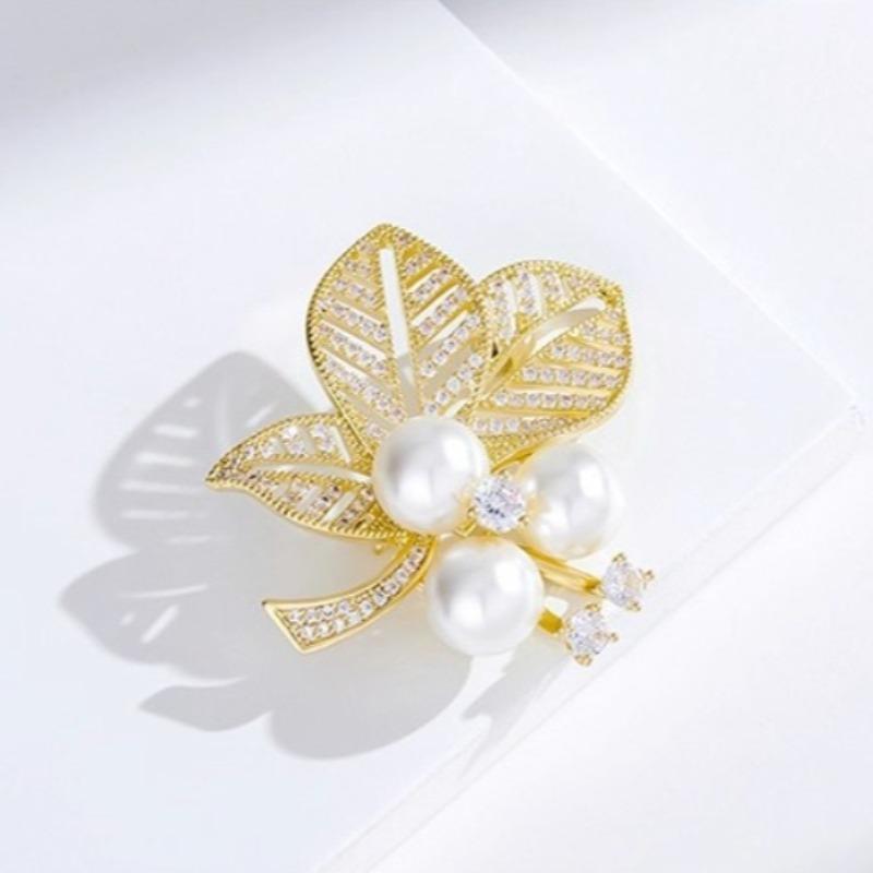 1Pc Chic Leaves Brooch for Women Men Simple Pearl Leaf Brooches Pins Jewelry Trendy Accessories Birthday Gift