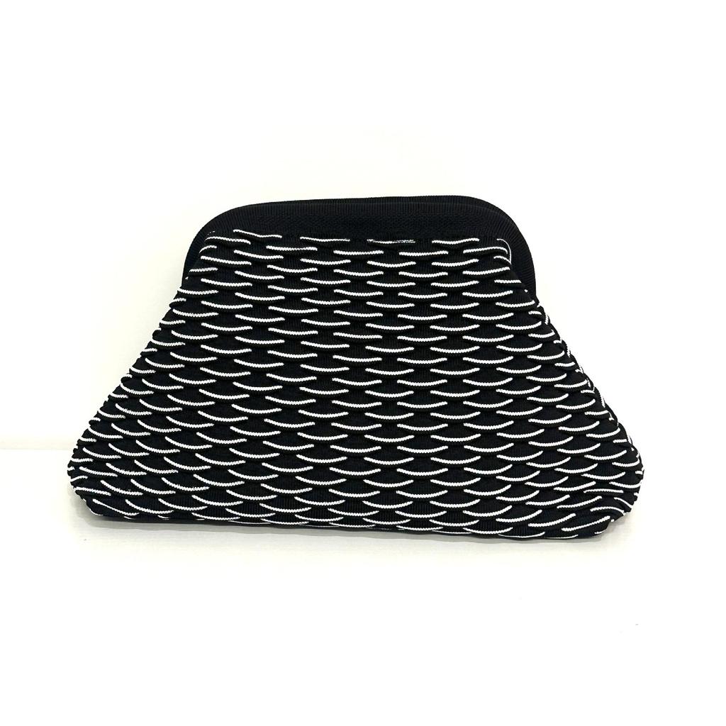 2025 Versatile Striped Knitted Handbag: Cloud Design, Large Capacity, Color Block, Daily Use.