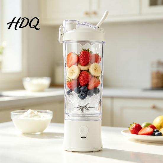 Lightweight Meal Replacement Shaker Cup Portable Blender Cup USB Fast Charging Personal Size Juicer 600ml Capacity for Smoothies And Shakes