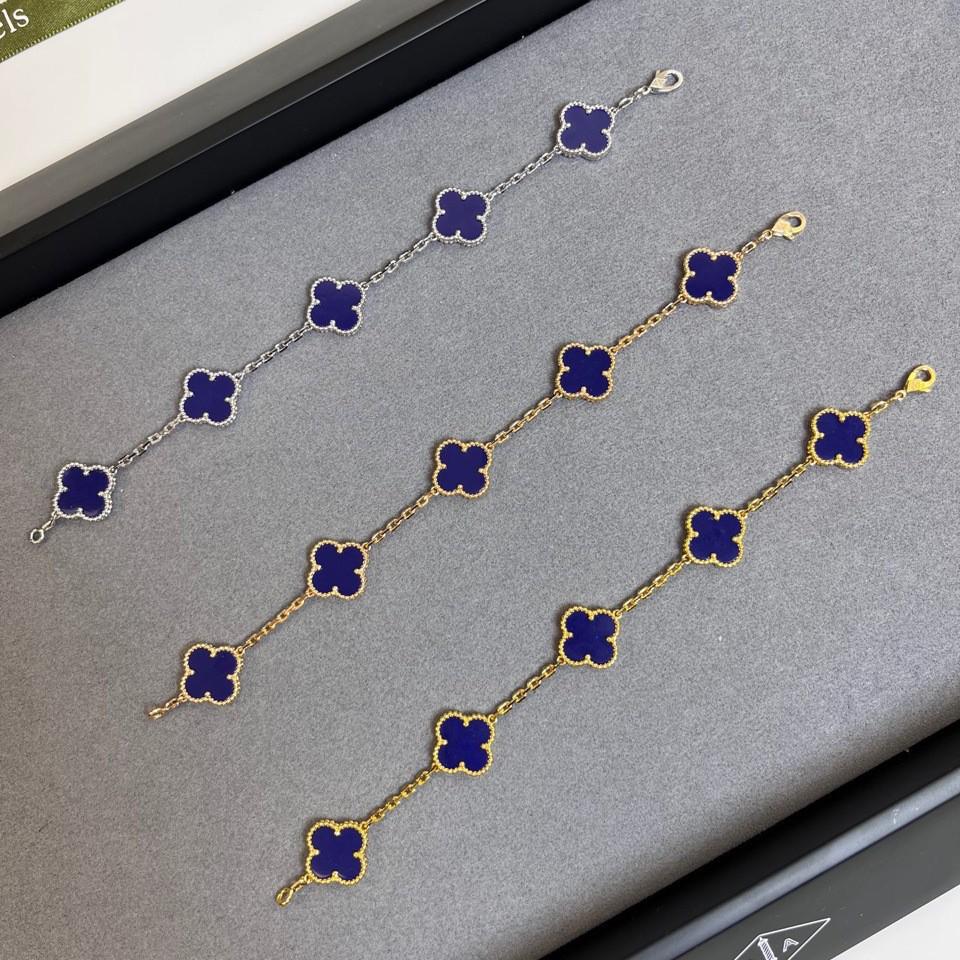 Conjunto de Pulsera de Trébol y Lapislázuli y Collar de Flor Única Chapado en Oro de 18 Quilates