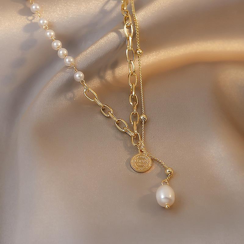 

Japanese Pearl Chain Splicing Necklace Woman Avatar Design Sense Collarbone Chain Fashion Personality Choker Neck Chain