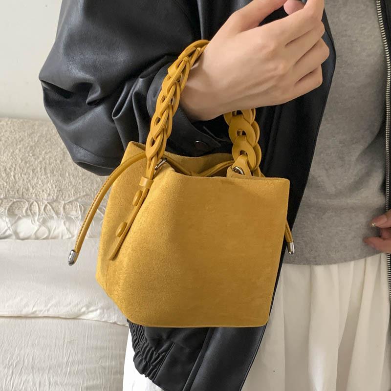Go Out Handbag Women 2025 New Retro Suede Shoulder Bag Niche Commuter Versatile Messenger Bucket Bag