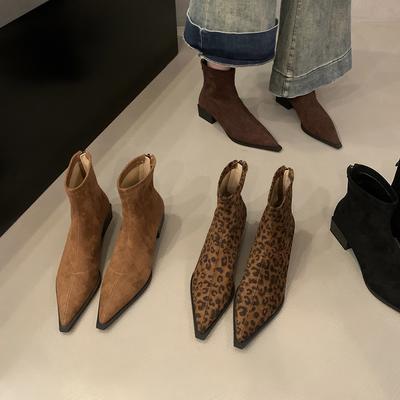 Botines cortos finos de tacón grueso con estampado de leopardo para mujer, zapatos 2024 nuevos de otoño e invierno, botas Martin de ante, botines franceses pequeños al tobillo