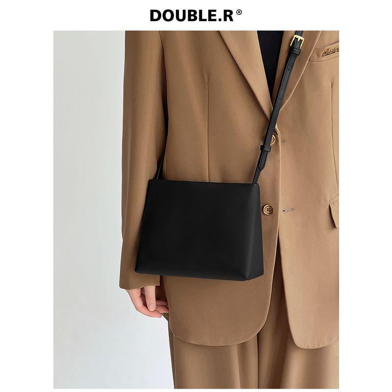 

Сумка Xiao Rui Pretty Модернизированная сумка-багет на одно плечо Black Classic Black-Small amount of In Stock