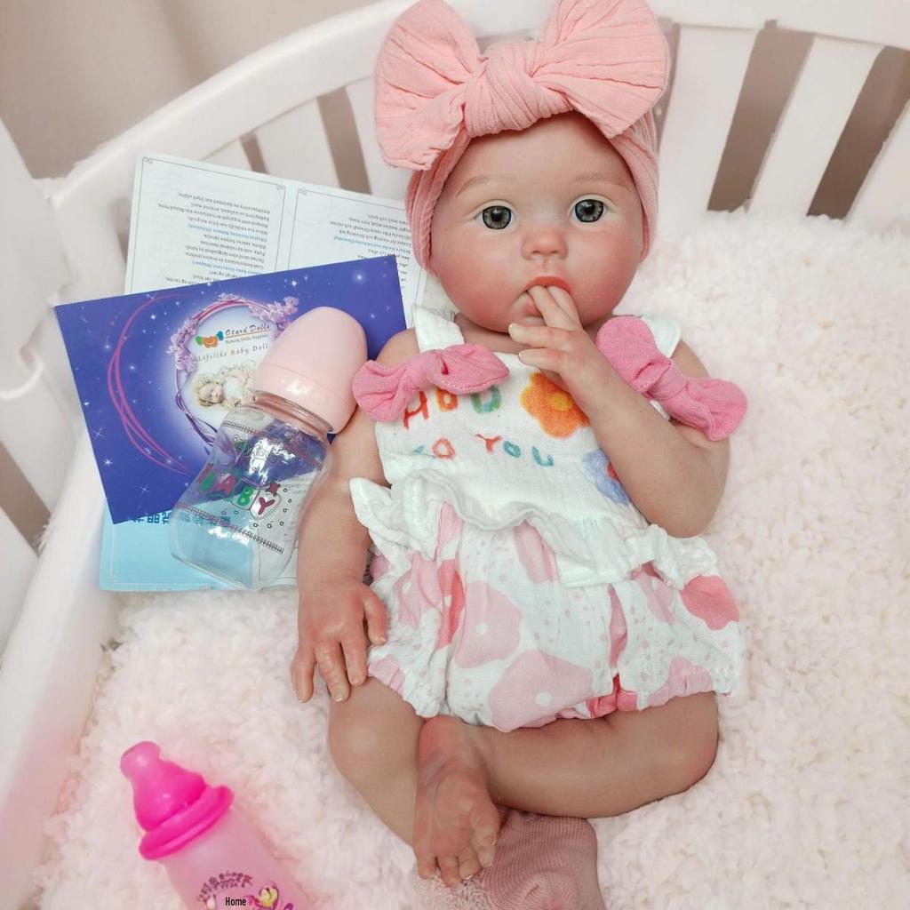 45CM Realistic Soft Silicone Reborn Infant Doll - Perfect Gift or Role-Playing Toy