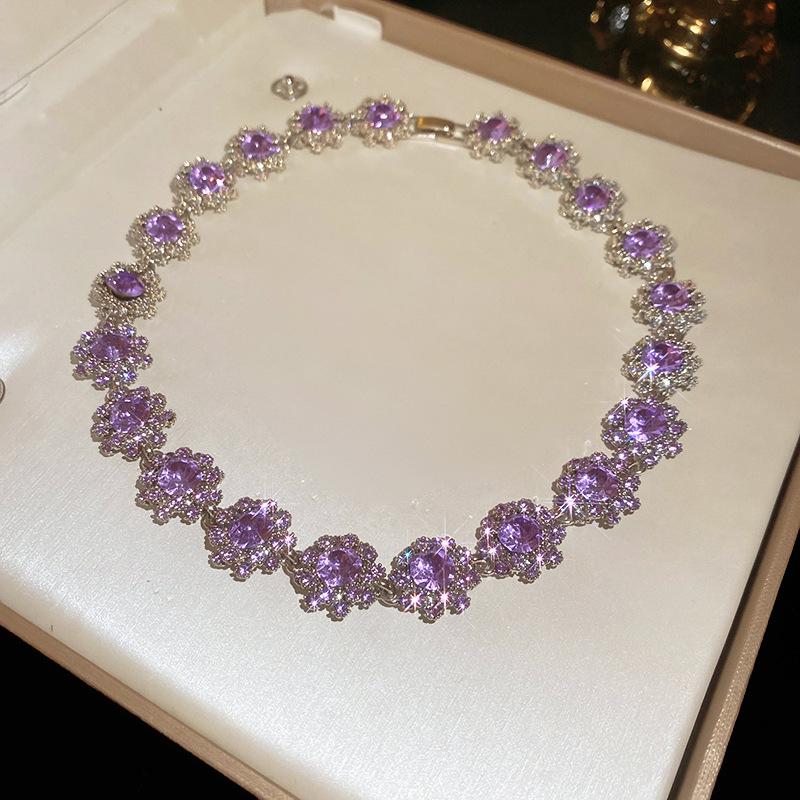 Vintage Rhinestone Flower Necklace - Luxurious European & American Style for Women