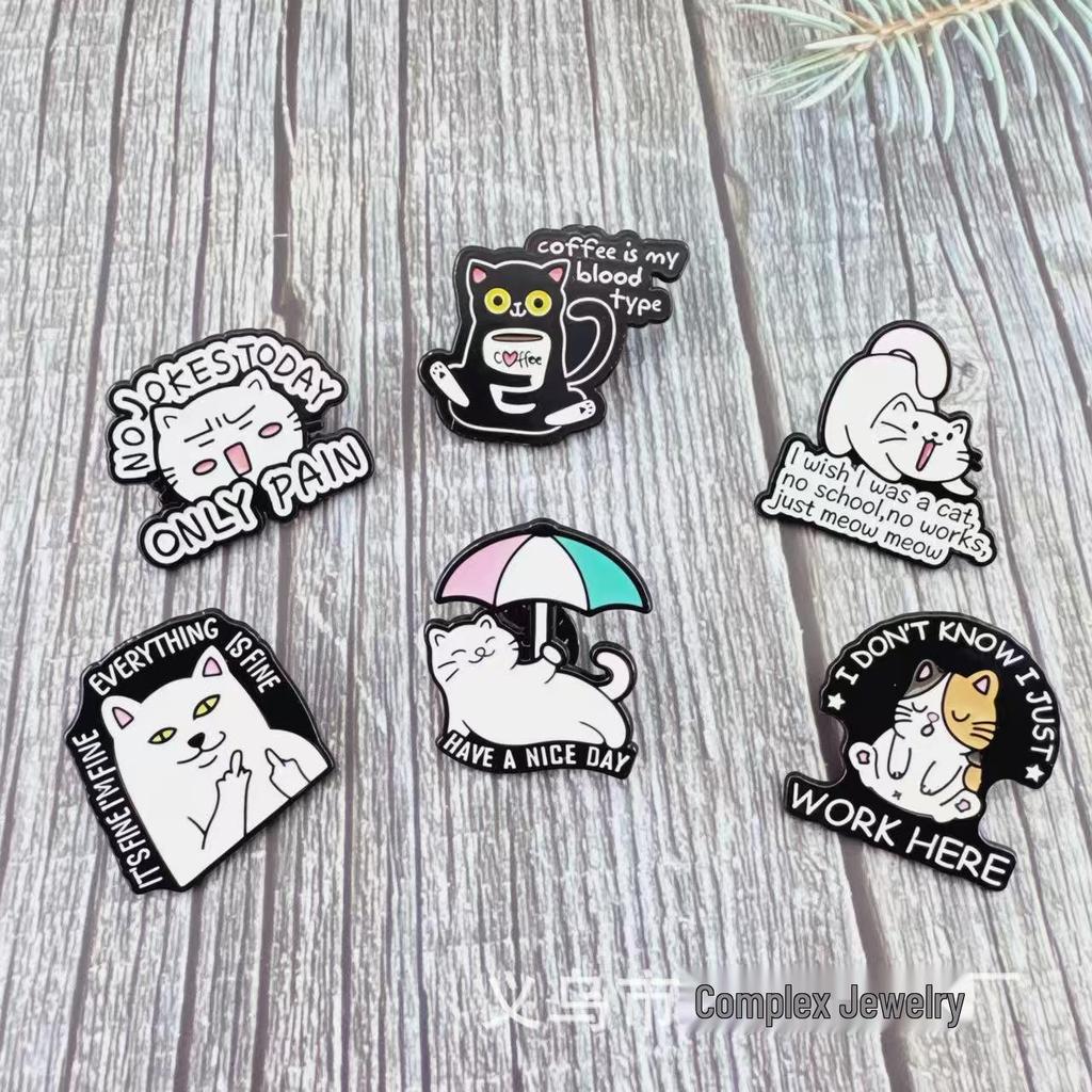 Broche Métallique en Forme de Chat avec Finition Peinte - Insigne Créatif Lettre Anglaise pour Sac à Dos ou Veste
