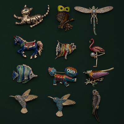 Nuevo Broche Creativo de Animal Insecto Caballo Pájaro Hombre Hermoso Broche de Libélula Colgante de Fiesta
